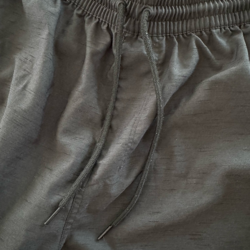 Hurley x Nike Charcoal and Black Heathered Shorts - Men’s XL - Picture 5 of 10